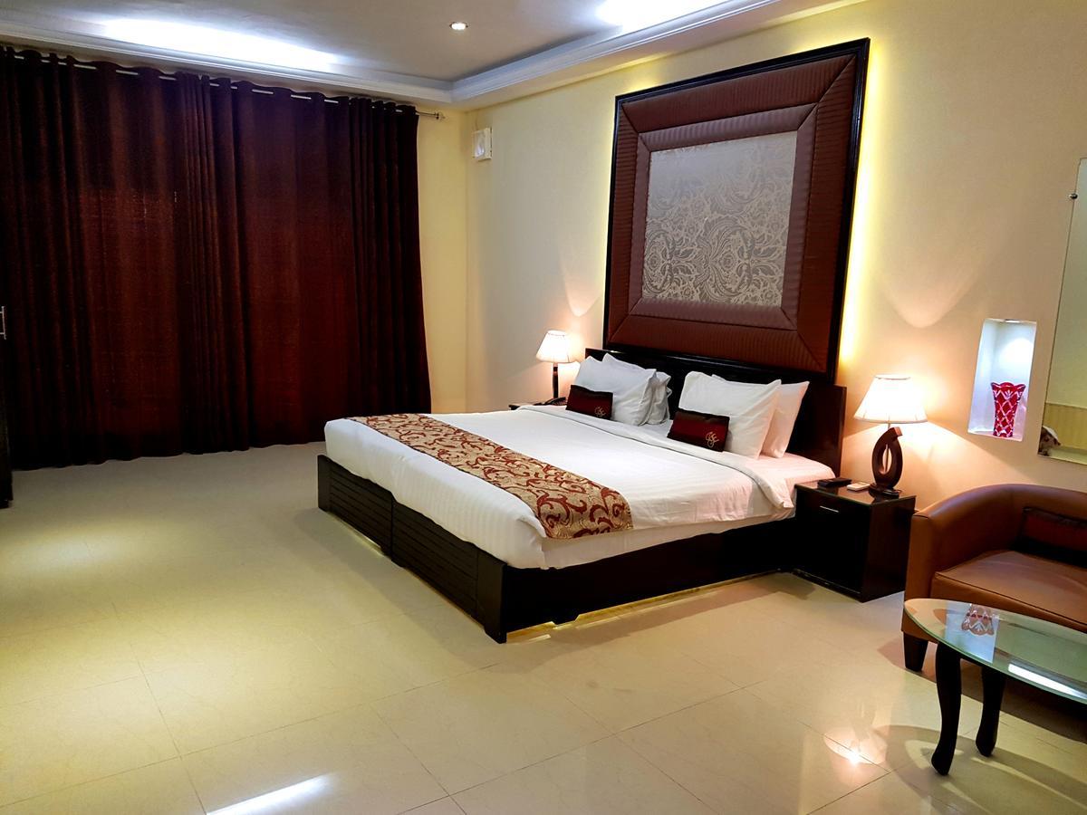 Hotel Grand Enclave Lahaur Zewnętrze zdjęcie