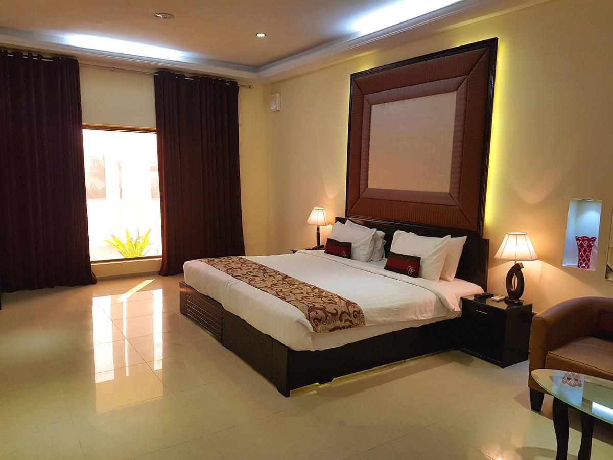 Hotel Grand Enclave Lahaur Zewnętrze zdjęcie