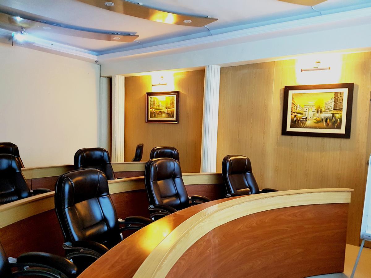 Hotel Grand Enclave Lahaur Zewnętrze zdjęcie