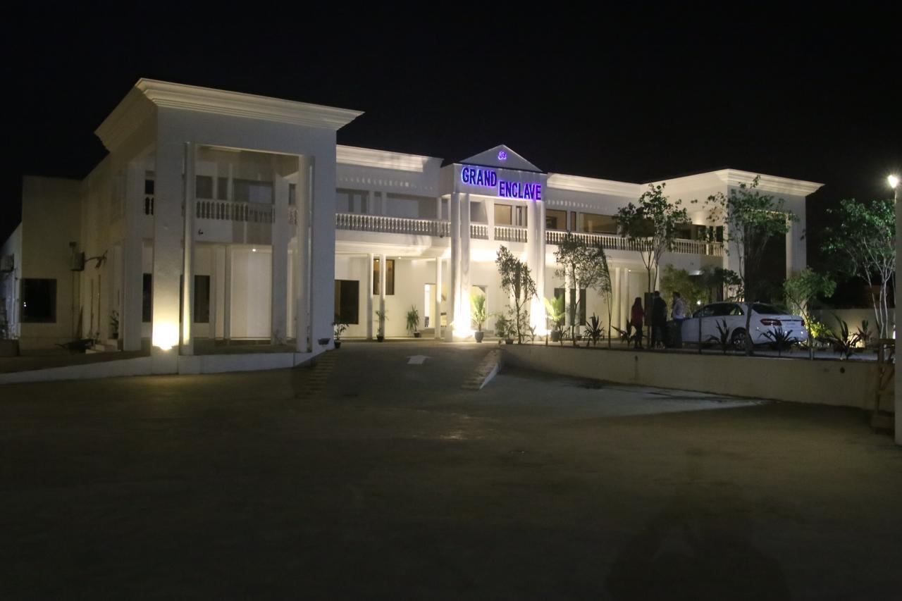 Hotel Grand Enclave Lahaur Zewnętrze zdjęcie