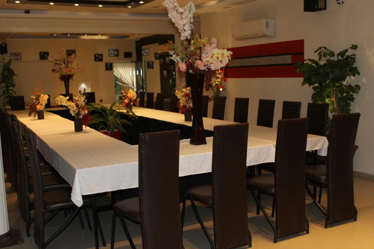 Hotel Grand Enclave Lahaur Zewnętrze zdjęcie
