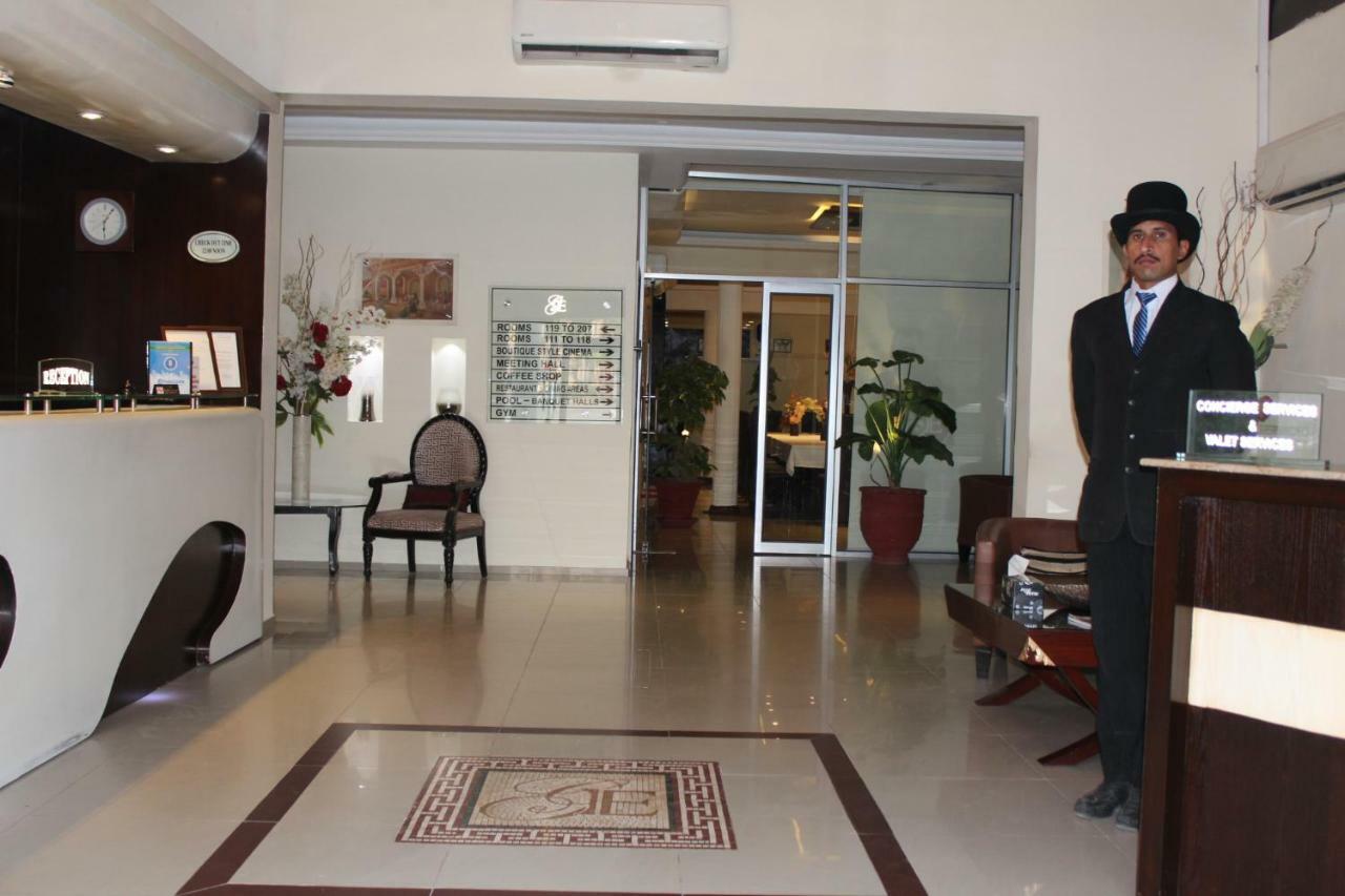 Hotel Grand Enclave Lahaur Zewnętrze zdjęcie